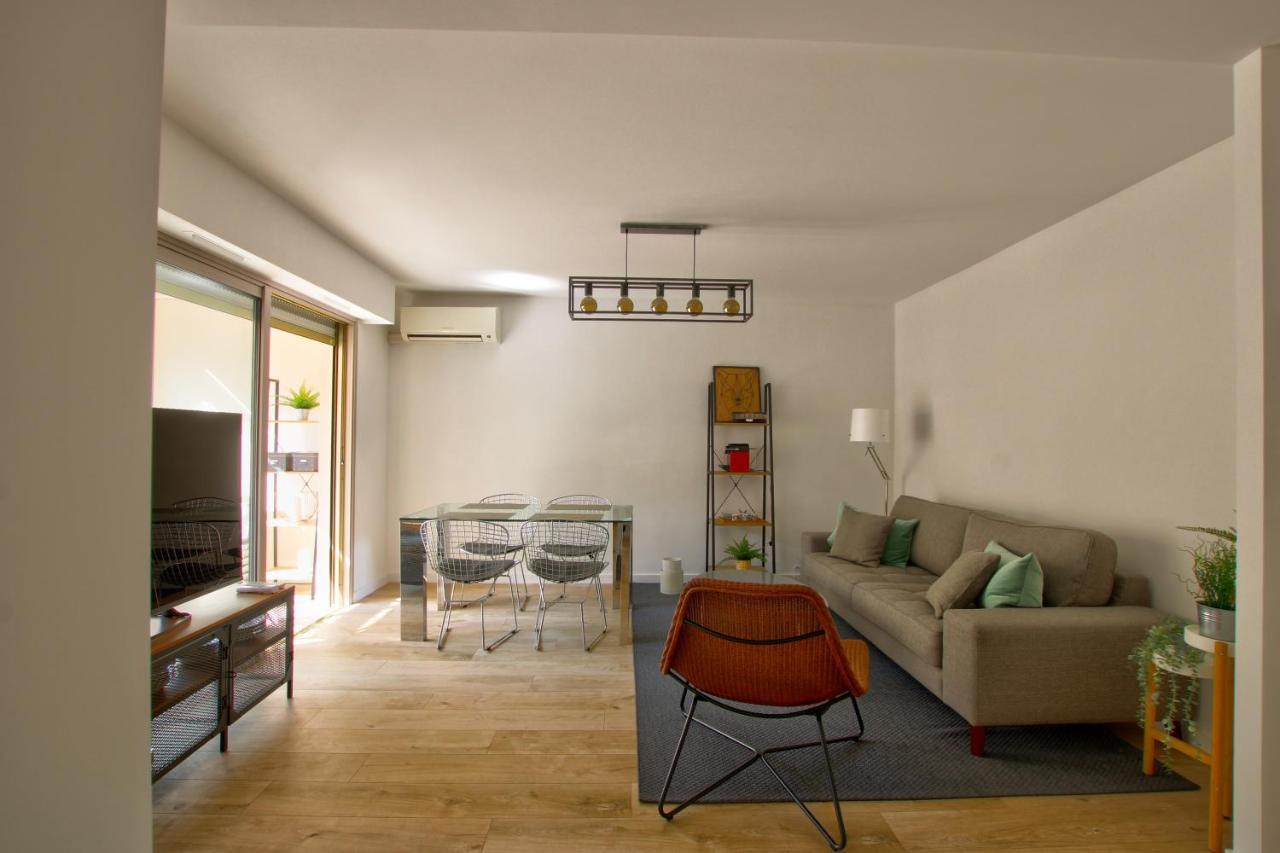Mar2 - Beau 2 Pieces Avec Loggia Fermee Et Amenagee En Centre Cannes