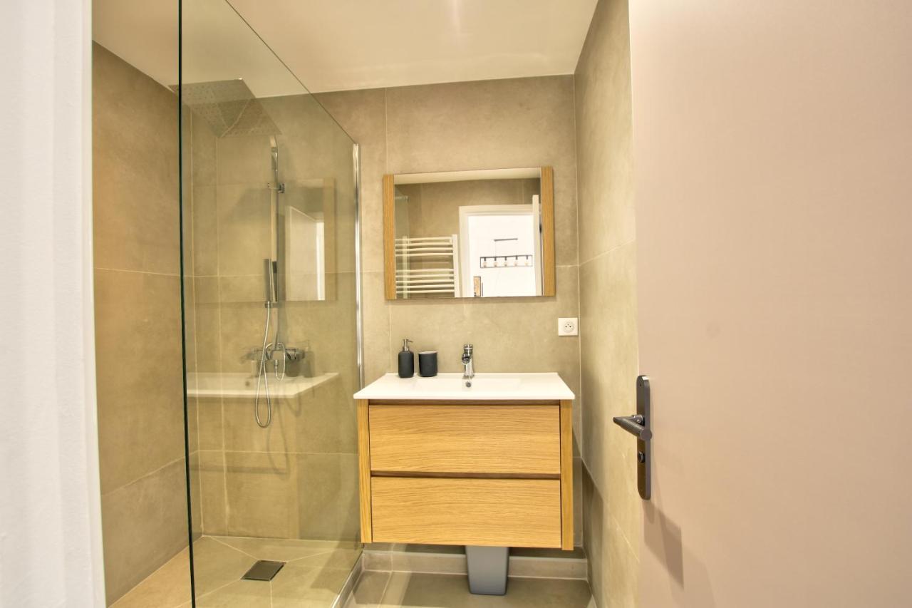 Mar2 - Beau 2 Pieces Avec Loggia Fermee Et Amenagee En Centre Cannes